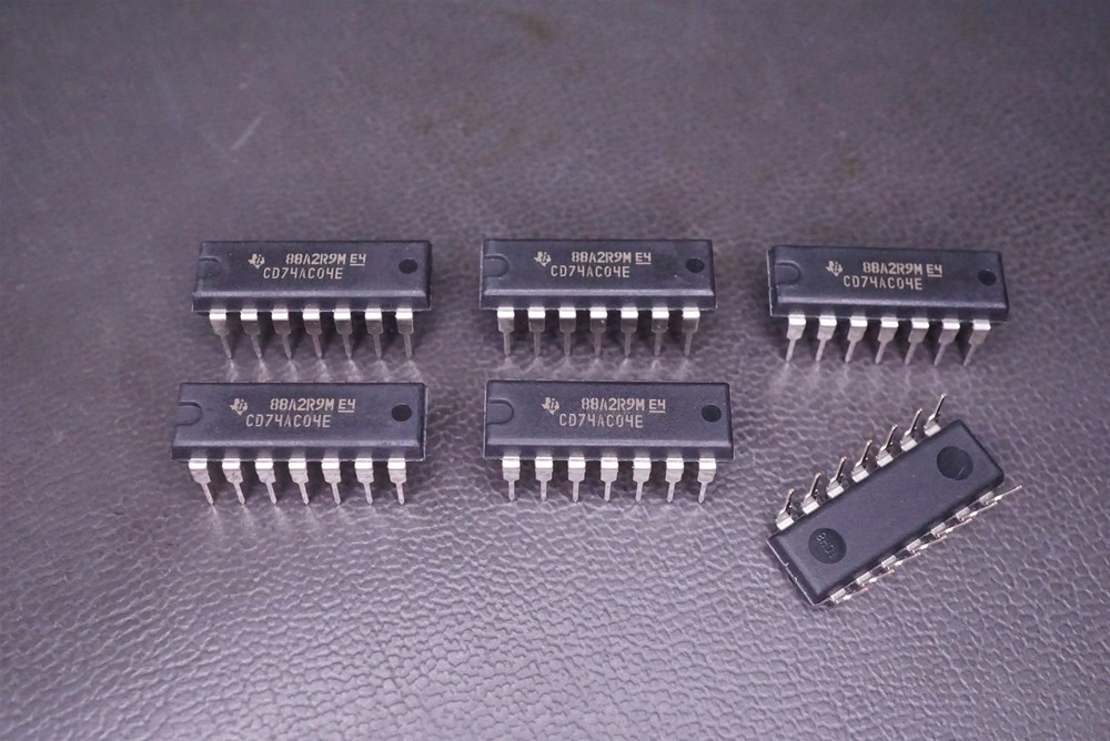 Lot of 6 CD74AC04E TI Hex Inverter 1.5V to 5.5V 24mA 14 Pin DIP Through Hole NOS