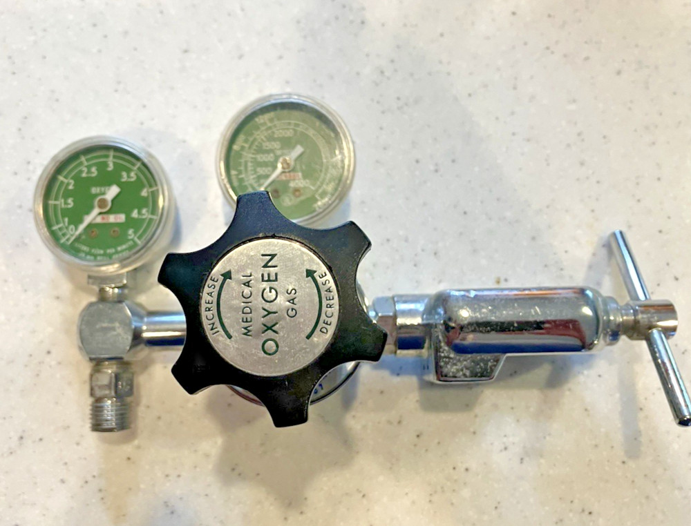 John Bunn Co. Gas Oxygen Regulator Valve Gauge Model 0150 051