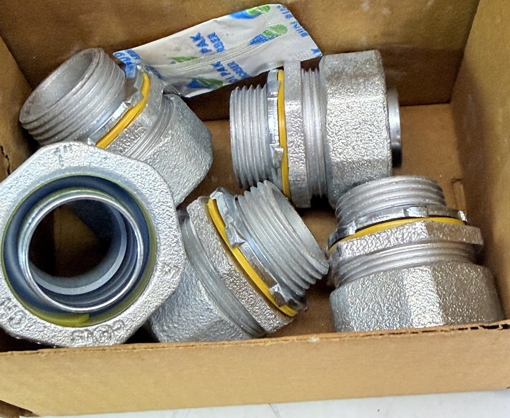 (BOX OF 5) Eaton LT100 1″ Straight Male Connector W/O Insulated Throat Bushing