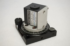 Hoya M-500 Optical Isolator with RSA-1 NRC rotator rotation base – USA