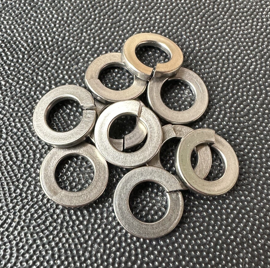 1/4” Lock Washer, Grade 2 Titanium (pack of 10)