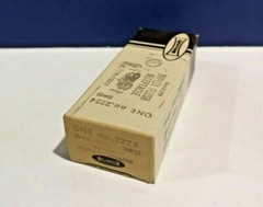 10-PK Leviton IVORY Bakelite Duplex Flush Receptacle w/ Narrow Ears NEW 222-I