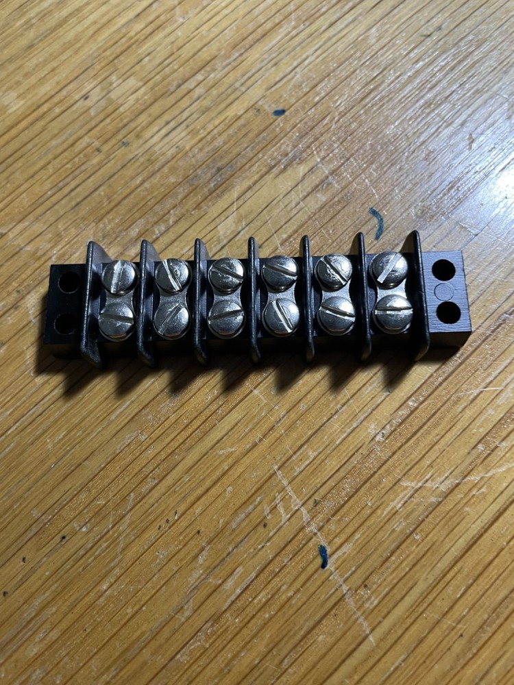 A lot of FIVE (5) 3/8” center 20 AMPS Series, 6 pos double row Terminal Block.