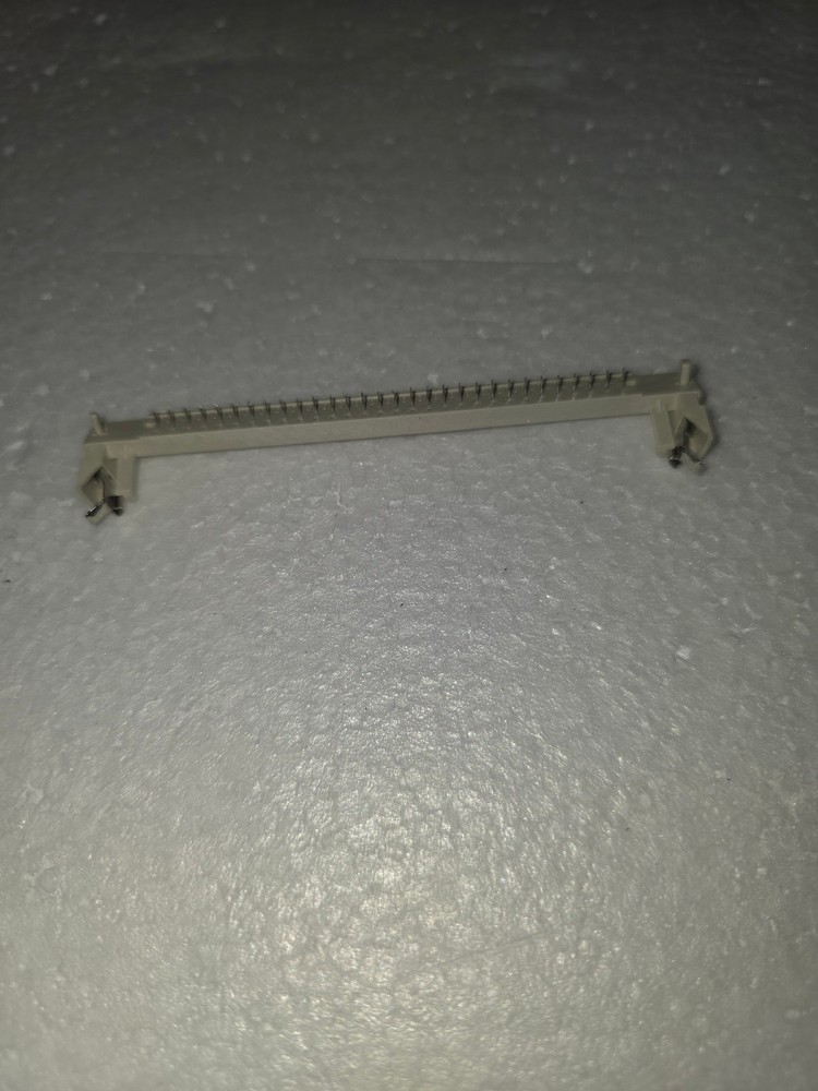 30 PIN SIMM SOCKETS SINGLE ROW 35 Degree – LOT OF 5 UNITS