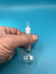 Lot of 6 Volumetric Flasks, Various sizes:10, 25, 50, 100, 200, 250 mL