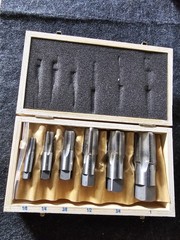 Drill America 6 Piece Carbon Pipe Tap Set 1/8, 1/4, 3/8, 1/2, 3/4, 1 NPT EUC