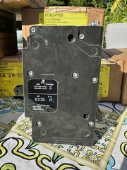 Square D EDB24100 100A 2-Pole 480Y/277V AC Circuit Breaker Thermal Overload