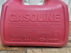 Pre-ban Rubbermaid 2.5 Gallon Vented Fuel Jug With Aftermarket Parts Very Clean