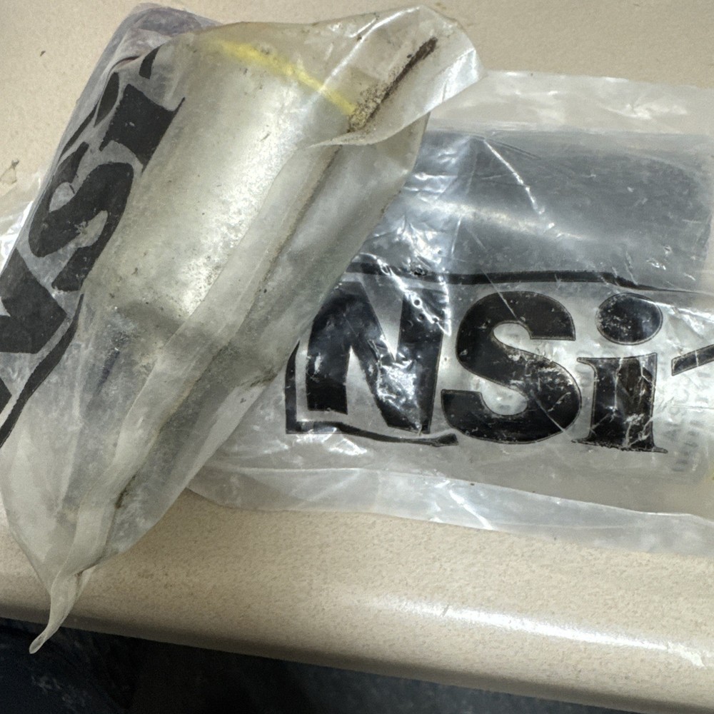 NSI PTS-600 Compression Pin Terminal 600 MCM AL9CU Yellow W/Cover Lot Of 2