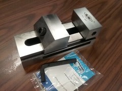 4″X9-1/4″ TOOL MAKER’S PRECISION SCREWLESS VISE #705-04 – NEW