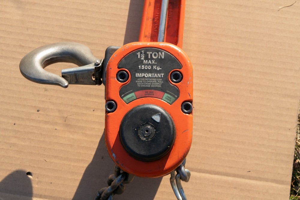 Columbus McKinnon CM Lever Chain Hoist 1-1/2 Ton x 20′ Lift. Great Shape