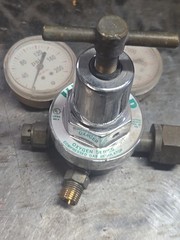 Uniweld 592H Compressed Gas Regulator 0-4000 PSI