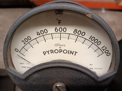Alnor Type AJ 1645 PyroPoint Hand Held Pyrometer with Probe (Used)