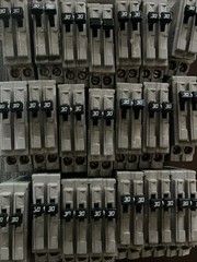 A230 30A 2 POLE SYLVANIA Challenger CIRCUIT BREAKER A 120/240 VAC Side Mount