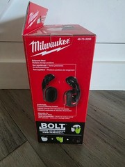 MILWAUKEE – 24dB EARMUFFS 48-73-3250 BOLT Adjustable Comfortable – NEW IN BOX