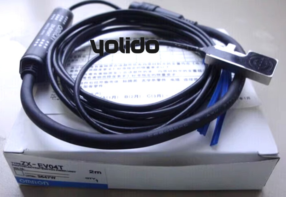 New In Box OMRON ZX-EV04T laser sensor