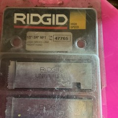 RIDGID 47765 Threading Machine Dies, Right-Handed Alloy NPT Pipe Die 1/2″-3/4″