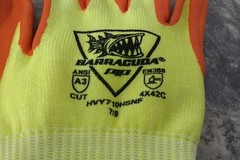 Pip HVY710HSNF 120 Pk Size S / Size 7 Cut-Resistant Gloves