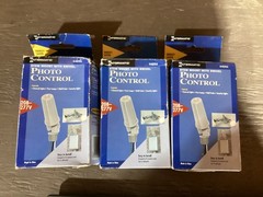 Intermatic K4253 Stem and Swivel Mount Photocontrol, 208-277 V 15A Lot of 3