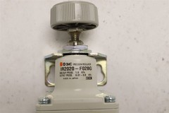 SMC PRECISION REGULATOR OUTPUT 0.01-0.8 MPa PORT THREAD TYPE G 1/4″ IR2020-F02BG