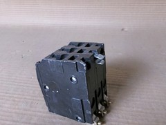 NEW Square D QHB QHB320 3 Pole 20 Amp Circuit Breaker yellow 65k Flaw #42 NTO