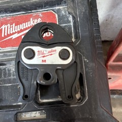 Milwaukee FORCE LOGIC 2473-20 M12 Press Tool for Copper w/ 1/2 3/4 1in Jaws