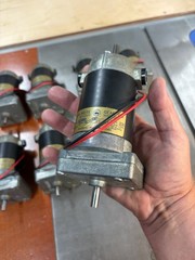 QTY 1 VON WEISE GEAR MOTOR 12 VOLTS 14:1 RATIO BOTH SHAFTS ARE 5/16″ DIAMETER