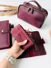 Luxury Leather Gift Set: Notebook, Wallet, Cosmetic Bag, Keychain – Personalized