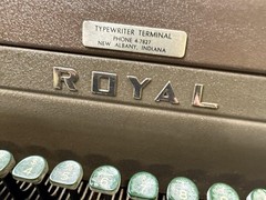 Vintage Royal Standard Manual Typewriter Brown Green Keys 29lb Parts Repair