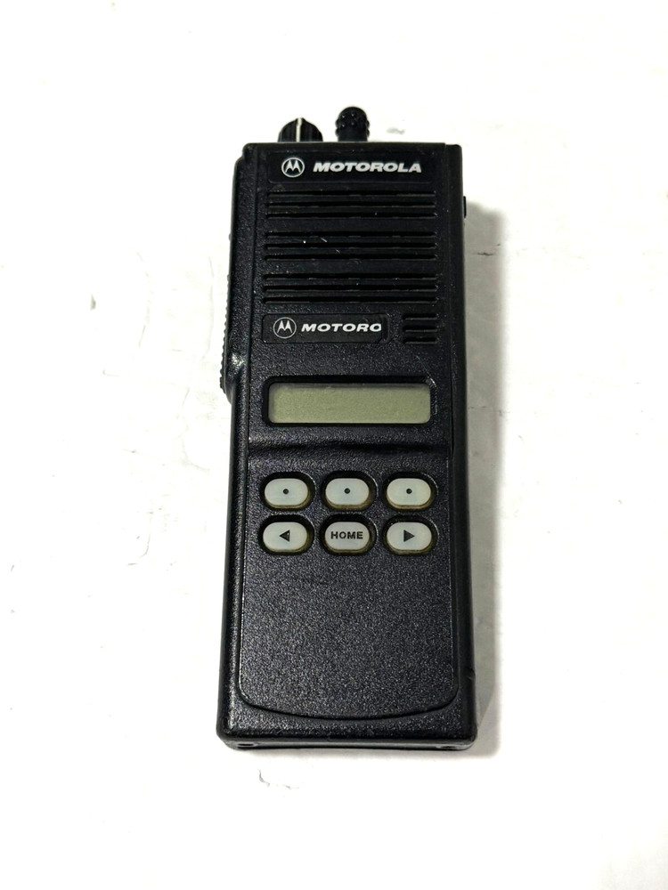 Motorola MTS2000 H01SDF9PW1BN UHF 470-512 – No Battery NO Antenna “Screen Issue”