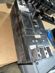 General Electric TFJ236200 3 Pole 200 Amp 600V w/Lugs TFJ 900-2000 Trip (A)