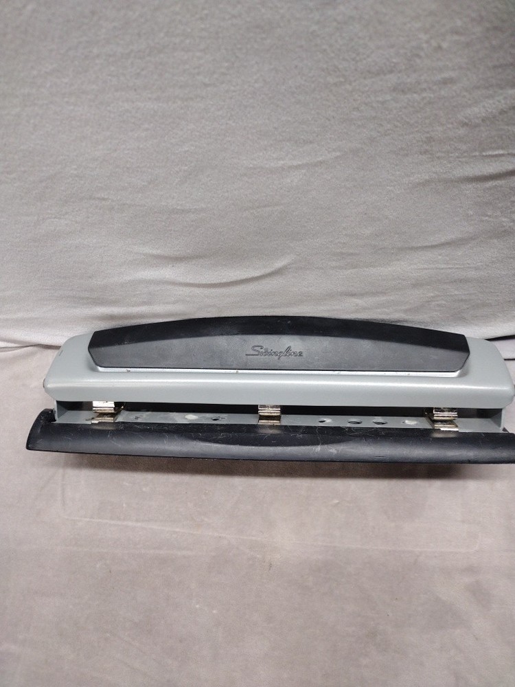 Swingline Manual 3 Hole Punch Hole Puncher Office Supplies