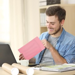 Pink Bubble Mailers, 4×7 In, Pack of 100 – Waterproof Self-Seal Envelopes