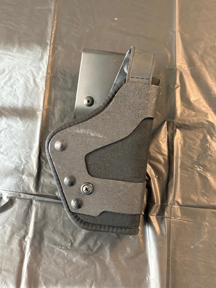 UNCLE MIKE’S Pro-3 Duty Holster Sidekick, Size 22 -Right Side-Lightly Used-S6809