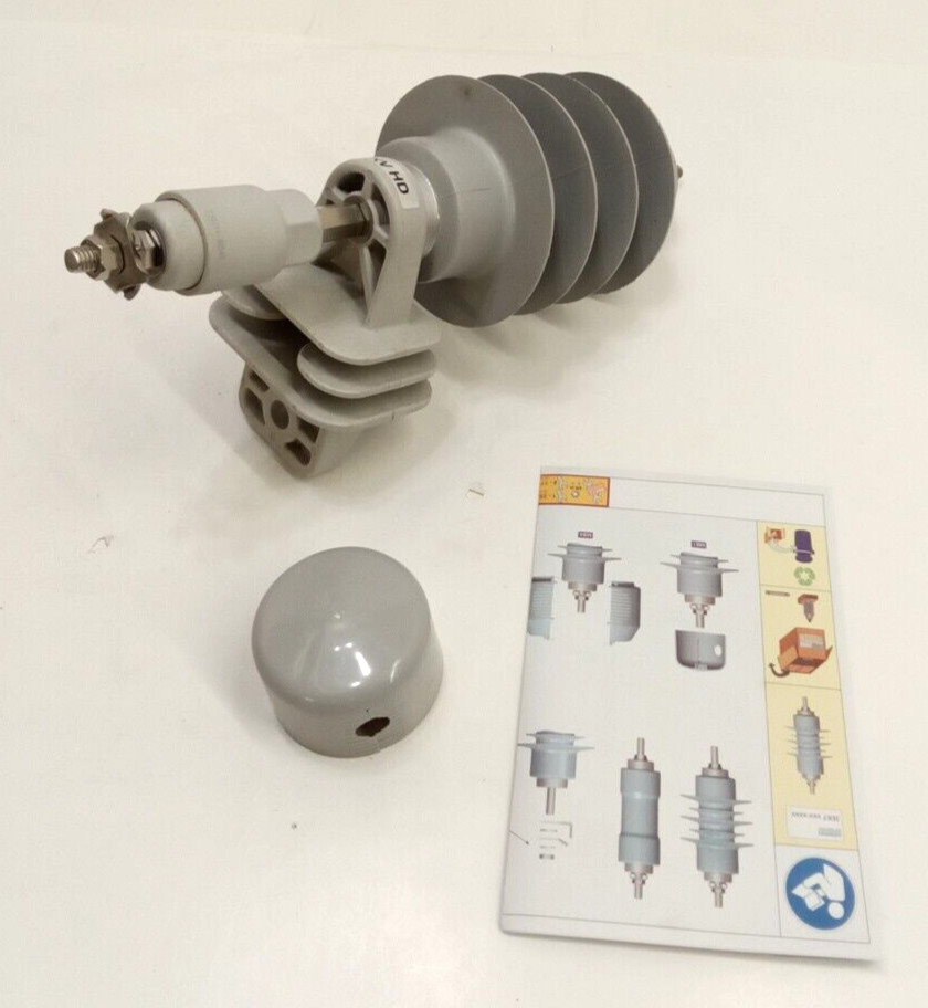Siemens 3EK7 120-3AC4-Z Heavy Duty Surge Arrester 12,0kV Duty Cycle 10.20kV MCO