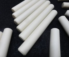 LOT OF (24) TWENTY FOUR 2.47″L X 0.325″D STEATITE CERAMIC RESISTOR ROD No. 329