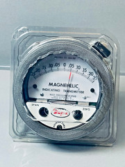 Dwyer 605-11 Magnehelic Differential Pressure Indicating Transmitter