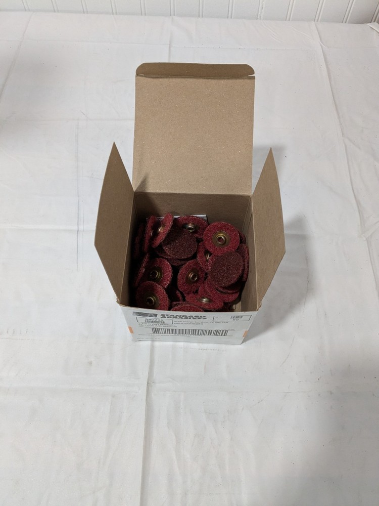 (50) SA Quick-Change Disc: TSM, 1-1/2″ Dia, Aluminum Oxide, Non-Woven 7000046856