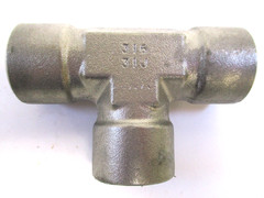 SWAGELOK , SS-8-T , 1/2″ FNPT SST TEE , TAKEN OFF A CANCELED PROJECT, NOS