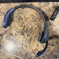 Quail Digital – 2 Headsets, Charging base, 6 Batteries – Model Q-P9HS/N