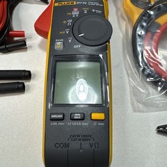 Fluke 377 FC Non-Contact Voltage True-RMS AC/DC Clamp Meter with iFlex 3-Phase