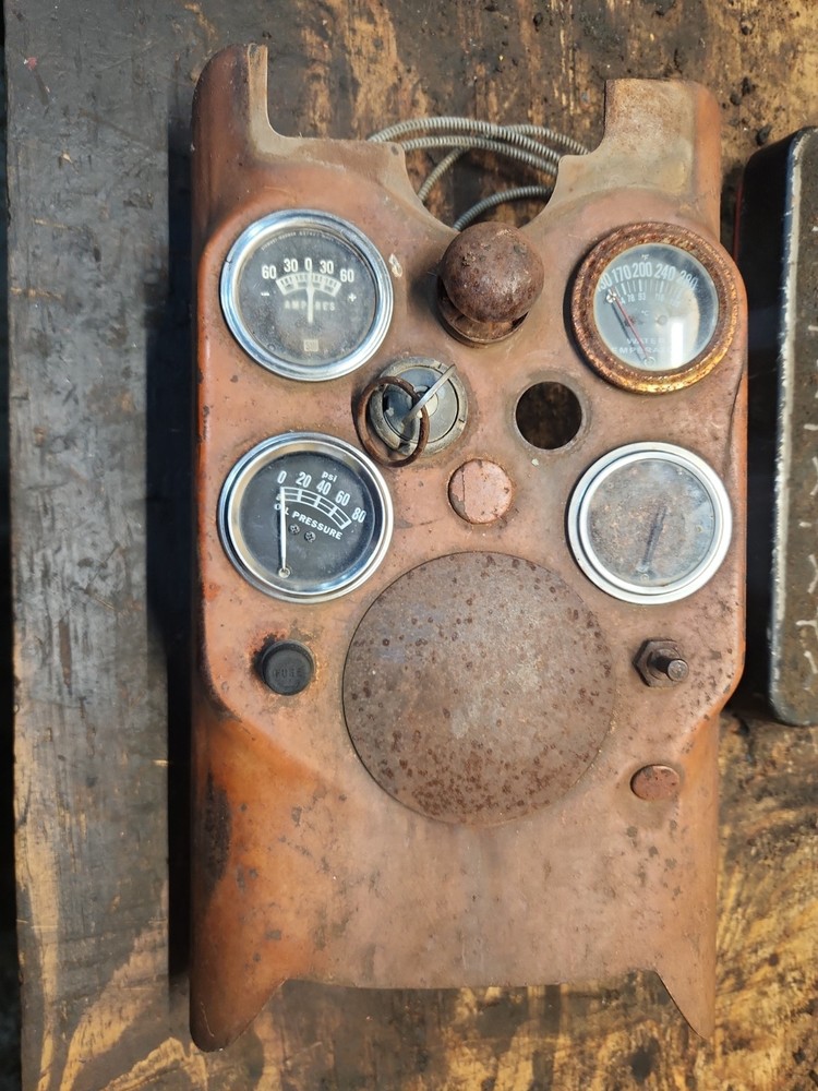 Allis Chalmers D17 Series 1 Gas Dash