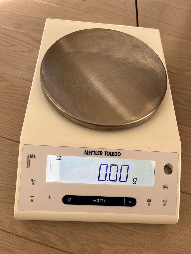 Mettler digital lab scale balance analytical ML1502E NewClassic SG 1500g 10 mg
