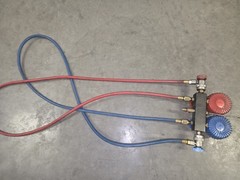 R-134a 2-Valve Manifold Gauge & Hose Set Dual Gauges w/ Red & Blue Hoses