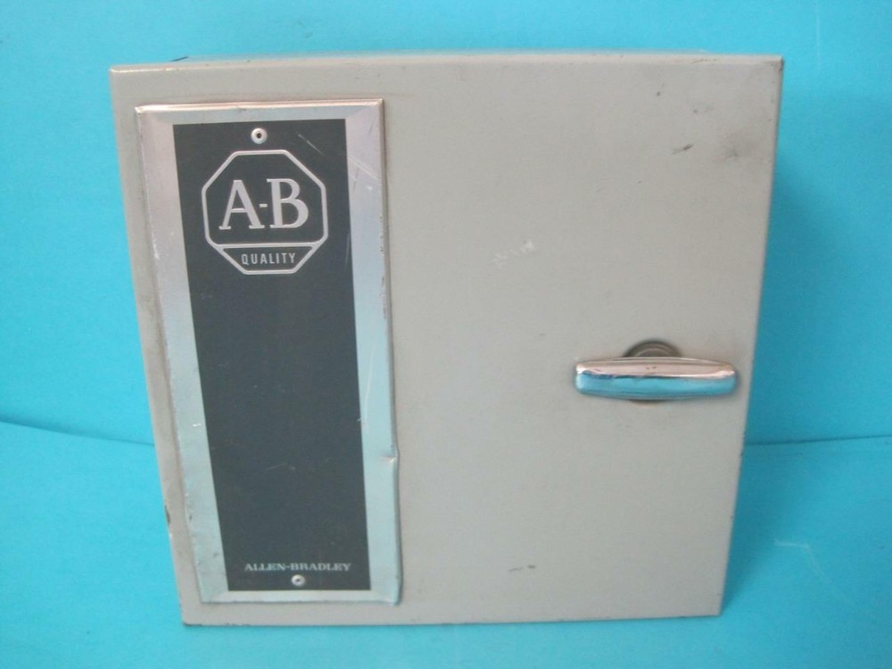 AB ALLEN BRADLEY TYPE 1 METAL ENCLOSURE TB1 50348 LOCKING POWER BOX USED