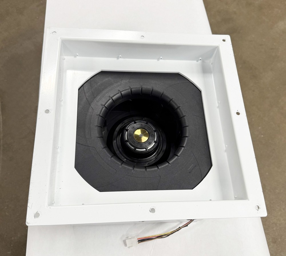 SANYO DENKI San Ace C221 221mm x 71mm 24V DC High Volume Fan 622 CFM w/enclosure