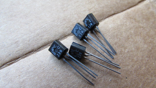 BC239C GENUINE SIEMENS NPN AMPLIFIER TRANSISTOR HIGH QUALITY 3-pin (4pcs) U.S.A.