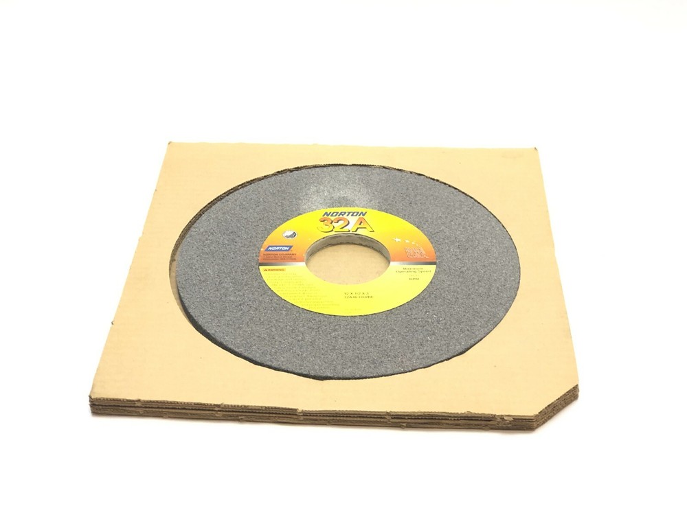 Norton 32A46-H8VBE Grinding Wheel 3″ Bore 2070 RPM