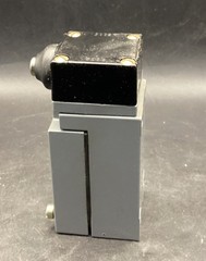 60LAA1AE Furnas HD Limit switch side plain plunger FREE SHIP