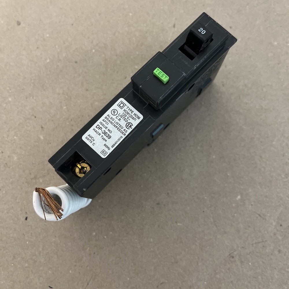 HOM120AFI – Square D Homeline 20A 120V 1 Pole Arc Fault Circuit Breaker Plug-In